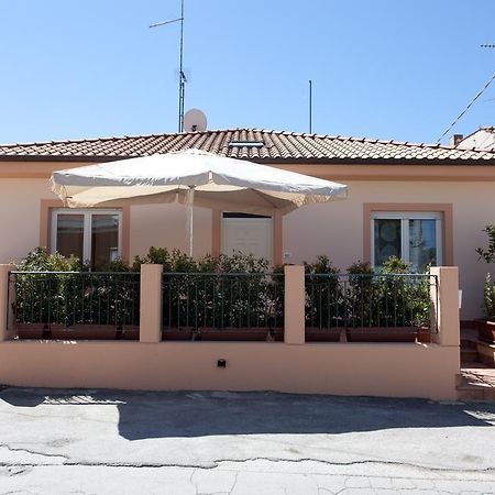 B&B I Poeti Collecorvino Esterno foto